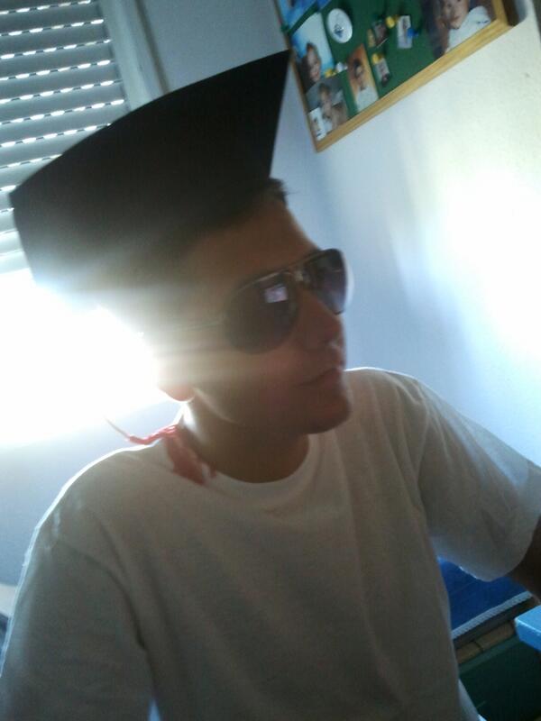 Rubben10's tweet image. Con el guaperas de @jesuMlg10 viendo #xgamesmarcatv #xgamesmunich que bueno es #caples como maneja el monopatin