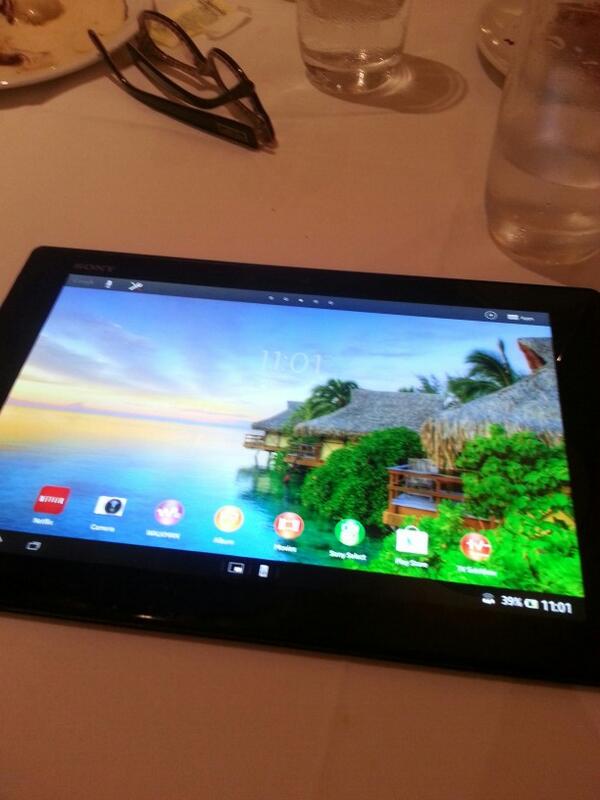 scrappinmichele's tweet image. Absolutely gorgeous! Sony Tablet Z. Told you it was lovely!  #techtea 