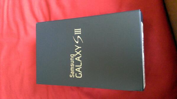 ezeeedoesit's tweet image. Lookie at what came in the mail! #GoodbyeWindows