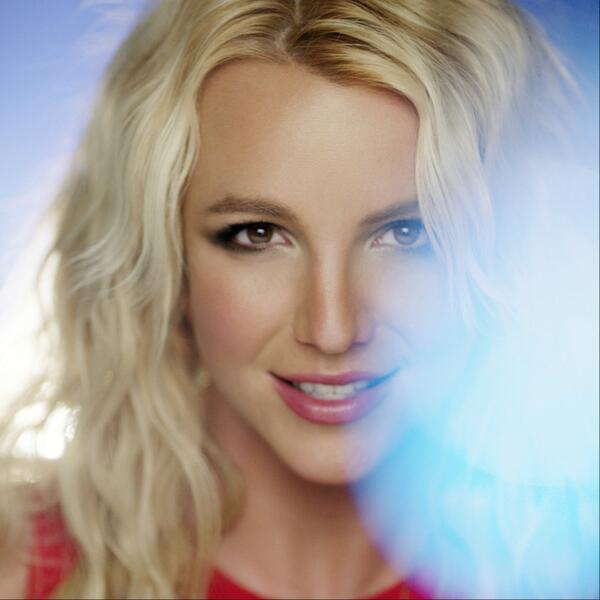 britneyspears's tweet photo. Baby come with me and be my Ooh La La... :) #SneakPeek #OohLaLaVideo http://t.co/8EPTMY5jjv