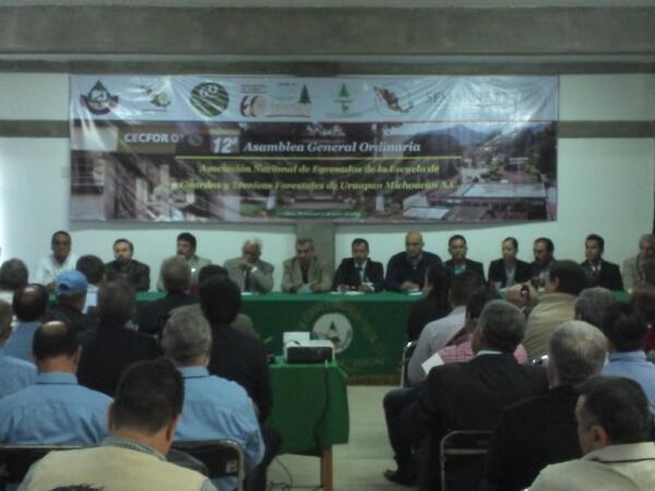 PROFEPA_Mich's tweet photo. #ProfepaInforma 12a Asamblea Asociacion Nal Egresados Escuela Guardas y Tecs Forestales Uruapan Mich @reinaiglesias http://t.co/KEkMCMIBvp