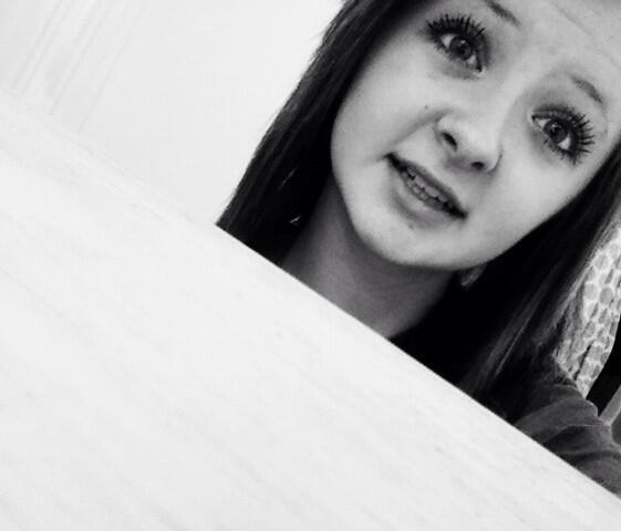 EmmaCollins_728's tweet photo. It's really just a selfie kind of day 💕😏 http://t.co/13YTwTmaJM