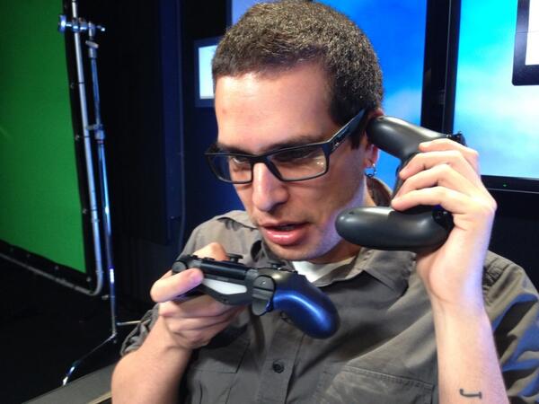 This is how cross game chat works on PlayStation 4.