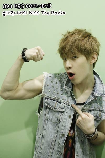 MrP_Henry's tweet photo. Wae? ._."@MsV_Dasom: omo omo omo omo RT @MrP_Henry: ._. http://t.co/CZNLJqV6dL"