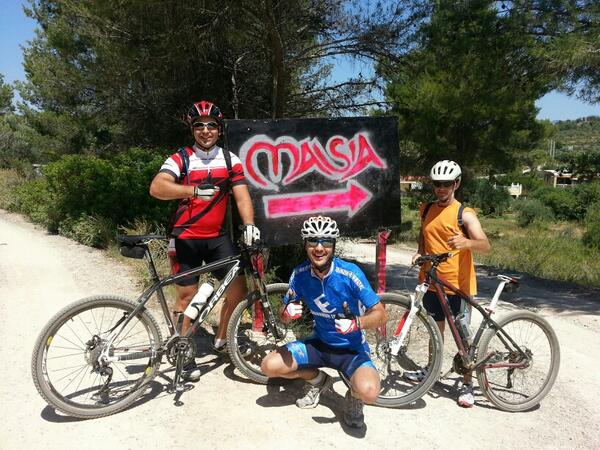 xaviJJLL's tweet photo. Bona ruta en @rigo1925 i @Cholo_albui http://t.co/5xU6HBB244
