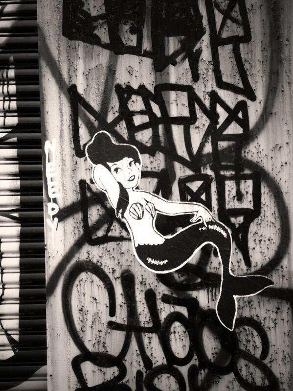 de313Monster's tweet image. I ❤ mermaids, especially Ariel, and the ocean. Don't get much salty water here in Detroit. #streetart #graffiti