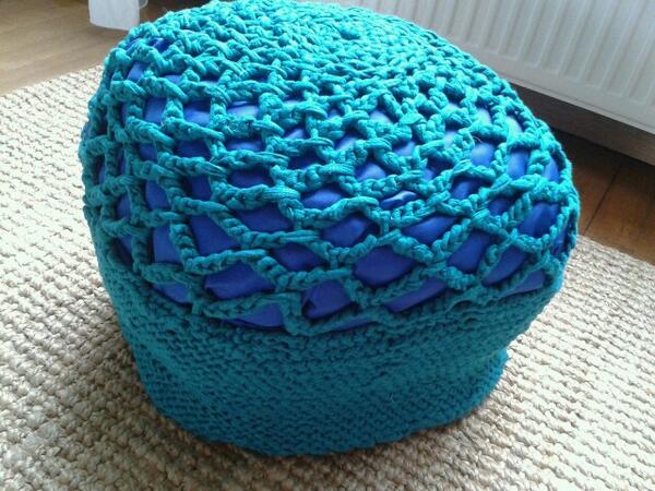 ReekersE's tweet photo. Zo, en nu eerst een ... Ziehier het eindresultaat van mijn 1e #stich project. #handcraft http://t.co/LPWtd6q0KU