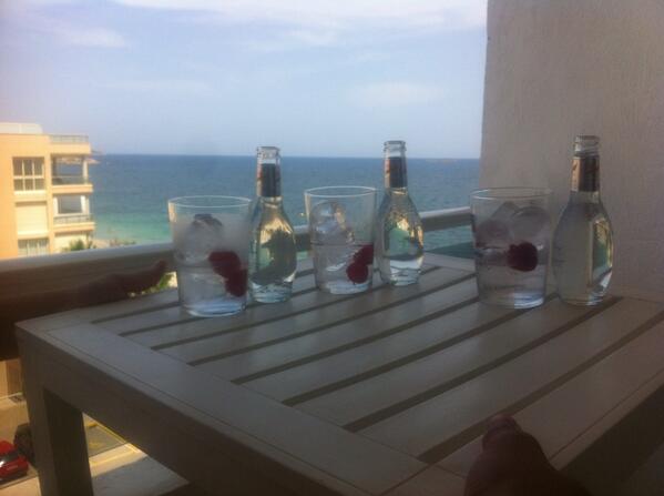 888Imm's tweet photo. Peeelotazoooo!!!!!comienza la tarde!! http://t.co/utO3QTggQj