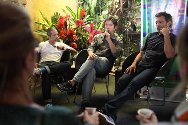 Com Domingos Montagner e Arnaldo Blanco no debate que lançou o Manual do Bullying! <a href="/AutorRoteirista/">CasaAutorRoteirista</a>