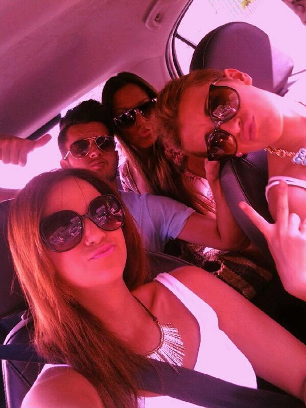 angelcz93's tweet photo. #sureñeo (L) @LuaJandra @101Albita @lunaa_ordnzz http://t.co/xcOJukU8Ix