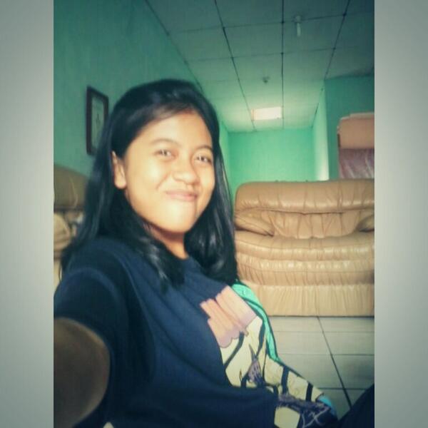 TranslateFailed's tweet photo. Ini anak kapan fotonya -____-" @Dhilaaaaa_ http://t.co/n4rRlSpMjD