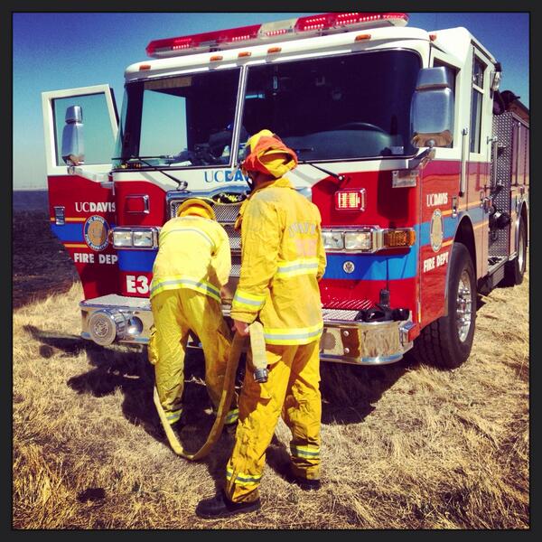 UCDavisFire's tweet image. #Ucdavis #firefighters Rush &amp;amp; McCartney restoring #engine34 after assisting #dixon yesterday. #automaticaid #ucd