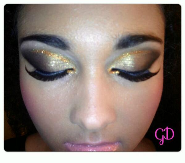 EstrellaHairBty's tweet photo. #smokes #goldcontour #estrella £20 x http://t.co/Cenxa4XoXr