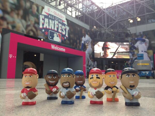 Topps's tweet image. A Bunch of those #mini guys just showed up to #FanFest.RT for a chance to win 1 of 7 #bigleagueminis #minivariations