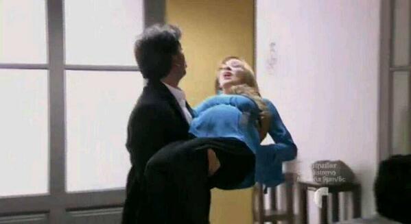 VeronicaDantes's tweet photo. #LaPatronaSoyYo #VeronicaDantes #Veronica #LaPatrona @aracelyarambula llegó la hora! jejjee http://t.co/oyHatkrFGU