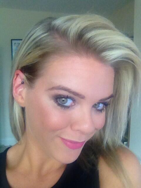 vicbelle1's tweet photo. Sporting the 80s look today.....👍 http://t.co/LscP6flr8k