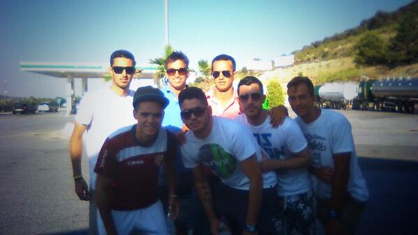 samuamericano's tweet photo. Valla trope!! MOJACAR @Fran_Payan @ale_b_f_ @eiris_juan @pikelbam #carlos :) http://t.co/Bo5buKzMTG