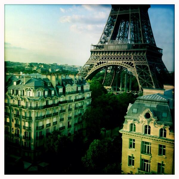 emmenex's tweet image. Découverte du Rooftop éphémère de l'Hôtel #Pullmann , Paris 15! Et la ville lumiere s'étale devant vous!