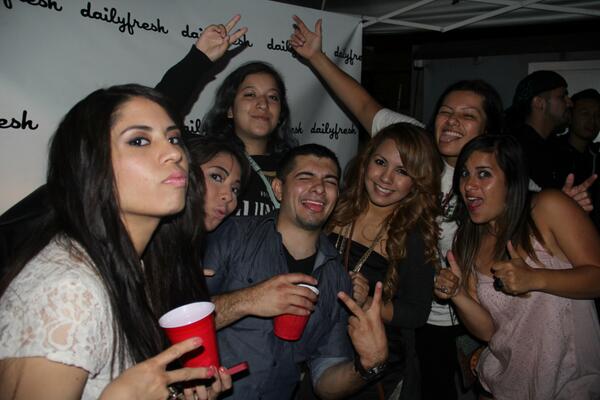 JediiMaster's tweet photo. @sktrabe @letskolorrr @ShesBlown @SceneSlut1 @AyyDance @theystayblown @starlight_03 @DailyFreshCo #Dailyfresh #ADIDAR http://t.co/tApBuc19jq