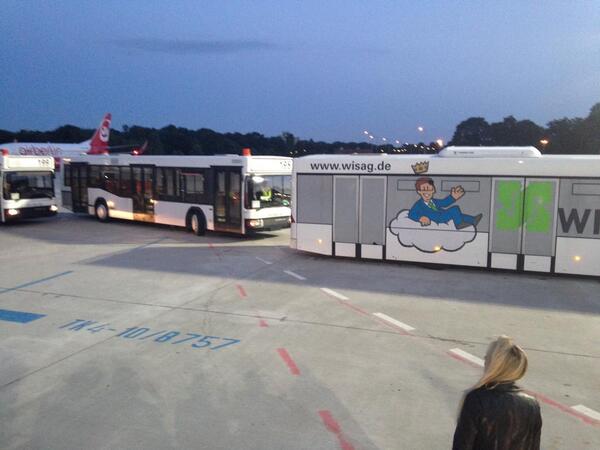 JuniBerlin's tweet photo. @missgo gewohnt unprofessionell zeigt sich mal wieder Berlin Airport http://t.co/eHAKIkavvh