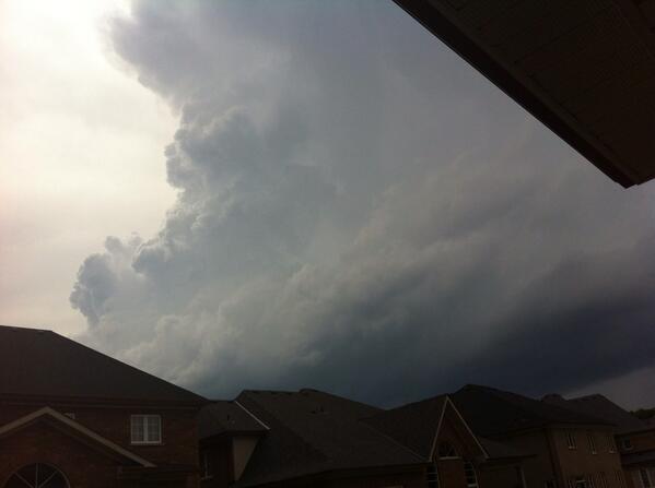 GazzCan's tweet photo. Storm is quickly approaching http://t.co/GTh6Cq2dEc