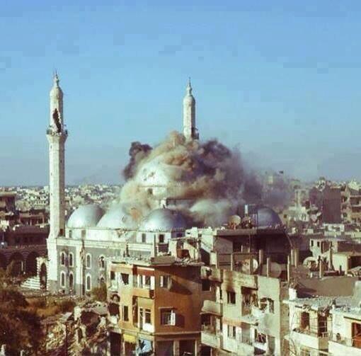 7rpp's tweet photo. ‏هذا مسجد خالد ابن الوليد يضرب بالصواريخ دون استنكار من اي دولة خليجية

ولو انه مسجد السيدة زينب لكانت اول من استنكر http://t.co/p7rv8VKIMr