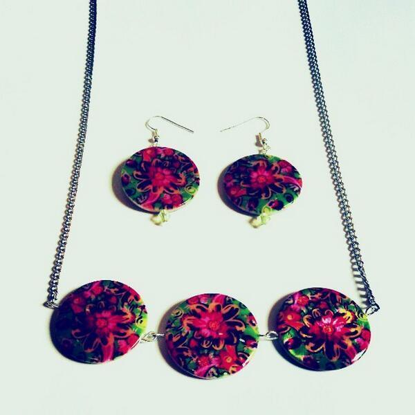 StrandsOriginal's tweet image. buff.ly/15eTzd9 
$25 Floral Necklace $ Earrings 
#Pink #Green #Summer #Accessories #Necklace #Earrings