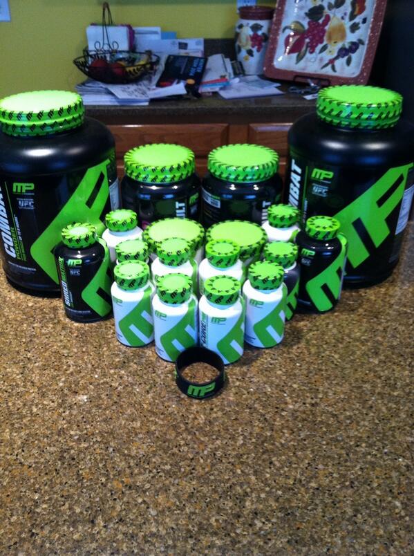 SKtrainer45's tweet photo. @MusclepharmPres products just came in what do you think??
#getswole http://t.co/Vnl5PvED12