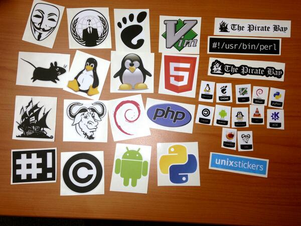 csv_81's tweet image. Yeeeehhhiiiiiiiiiii llegaron mi stickers…!!!@eugeniabahit @whee92 #unixstickers