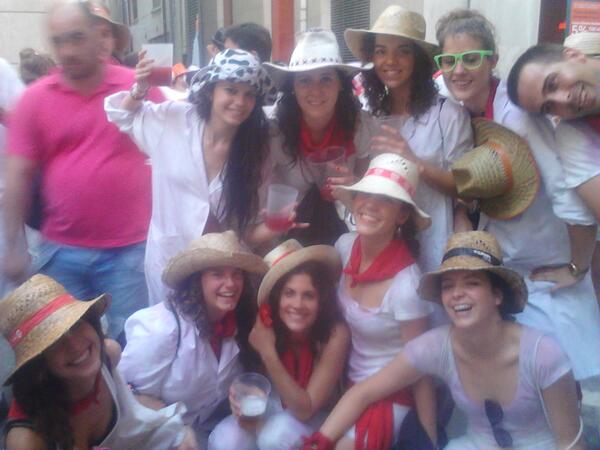 laura_esain's tweet photo. Culico de cruchi y contentas #sanfermín http://t.co/khv39ducsP