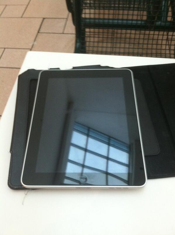 JoeDP's tweet photo. Original iPad not charging, Apple wants $250 to replace - looks like it's time for something new. http://t.co/oIl7HJ7XdN