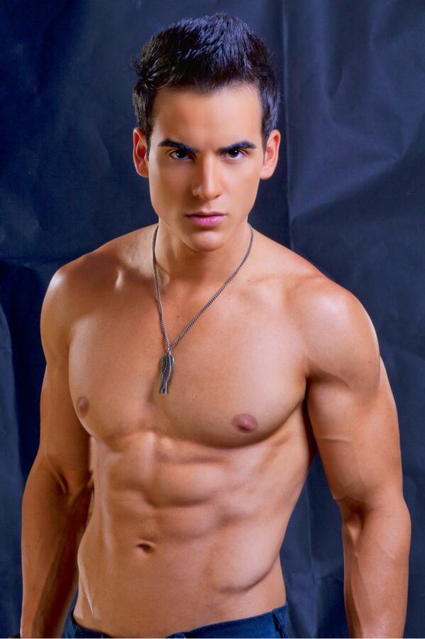 AlexanderTorr3s's tweet photo. Foto de @VoceroPR  @Telemundo @DamayObrero #Ratón ➡ http://t.co/Agjs5qCTl1 http://t.co/yVg2Ur2eLB