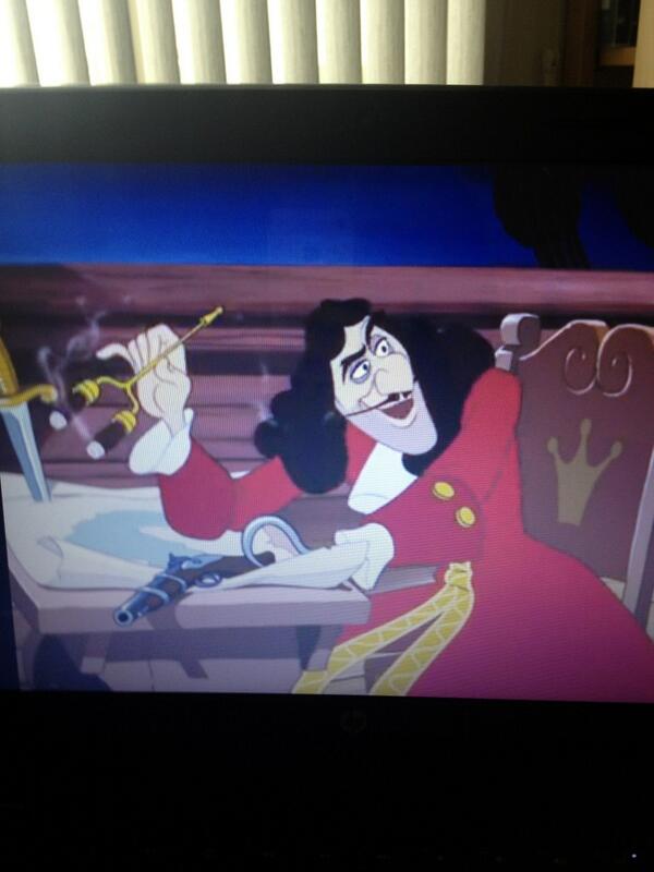 Jellybeanxx1's tweet photo. Look it's @CaptainJHook1 http://t.co/2mYZ4U2vif