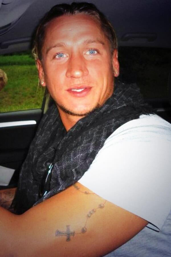 Angela_5_'s tweet photo. @OfficielMexes ❤❤❤❤❤❤ http://t.co/1RjJ2X4Tov