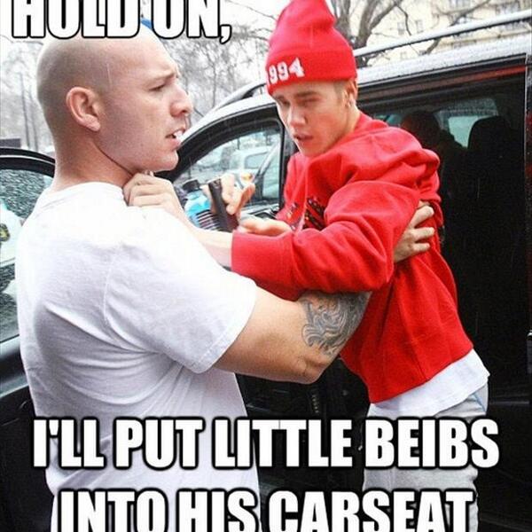 twistedtomtom's tweet photo. My friend is spamming my with Justin beiber. This has to be my favorite one. Rofl http://t.co/9a2Eys6ifp