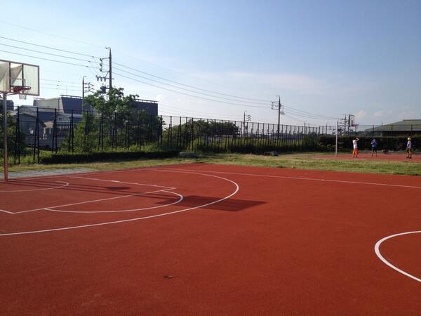田崎あきひさ على تويتر 長久手図書館の隣のバスケットコート リニューアルされています 二年前に要望し 今年度きれいにしてもらいました けっこうな金額です バスケット好きのモラルが問われます ゴミもみんなで片づけて 基本です 大切に使ってください