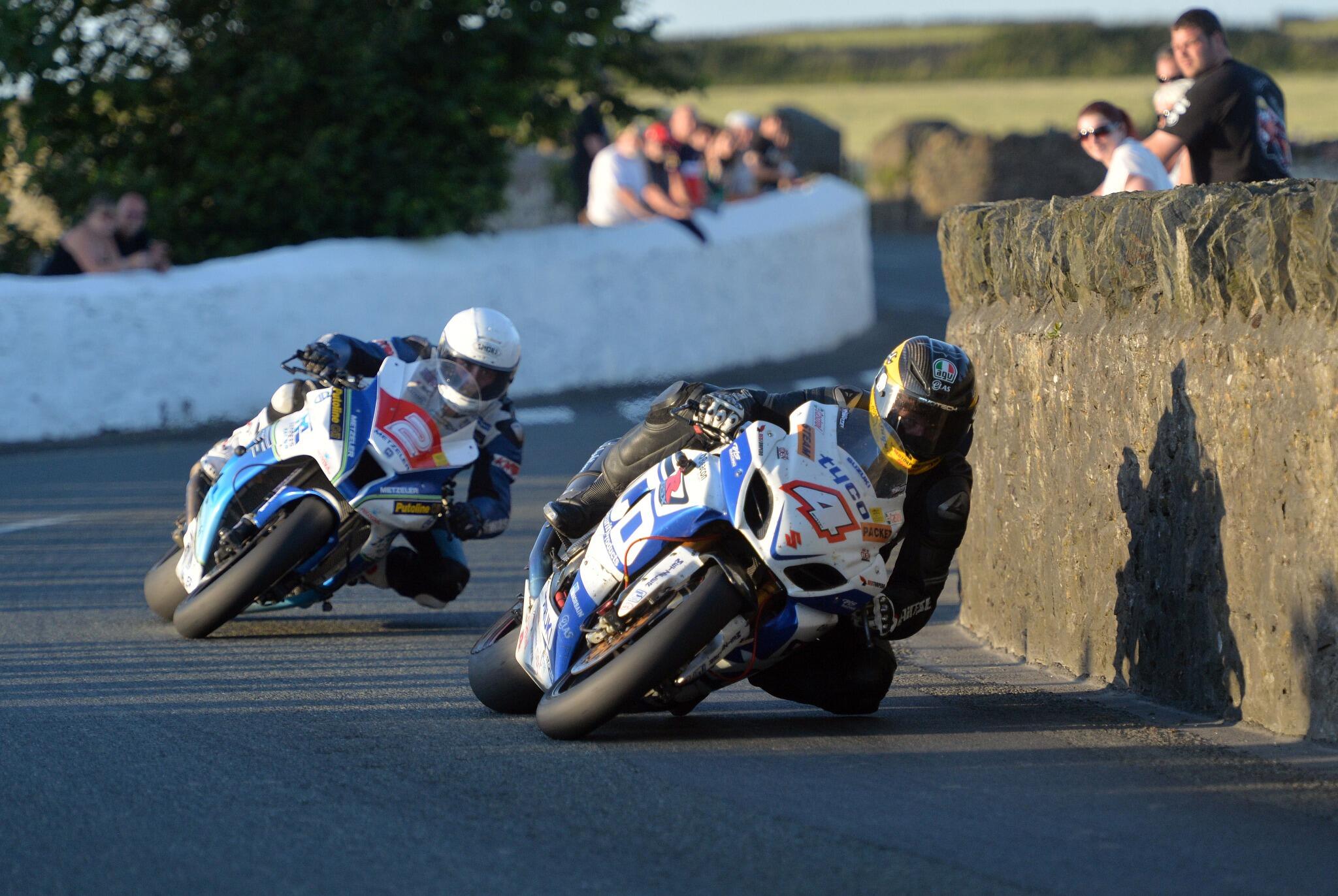 ROAD - [Road Racing] Southern 100 2013 BO4hIo8CQAErGLT