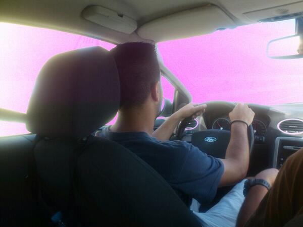 elninhowey's tweet photo. Negro al volante peligro constante!!:(@JVS_1986 @segamez85 @mamutt86 @elninhowey @juanjo19jo http://t.co/33kr2Xq4fM