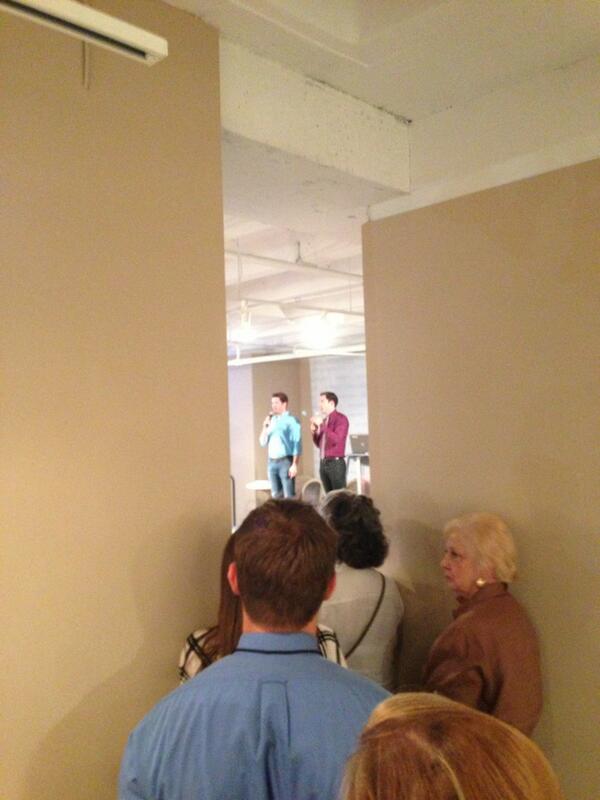 LauraAnnDaly's tweet photo. Great view today watching the #PropertyBrothers ! Huge crowd! @MrDrewScott @MrSilverScott http://t.co/TxQN3J3VV8