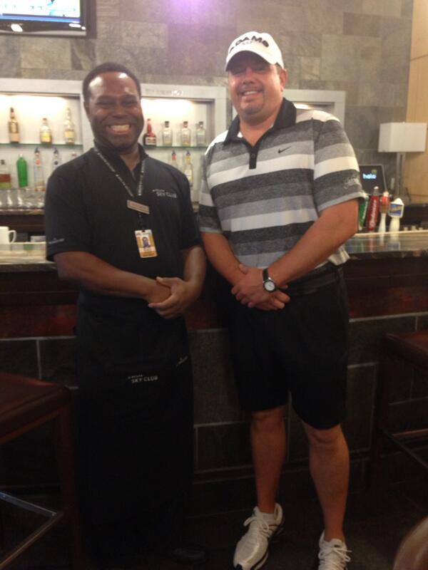 nhenderson10's tweet photo. At sky club C37 in ATL with Bartender Reginald! #DSCBarStar http://t.co/3bVgKue1Eu