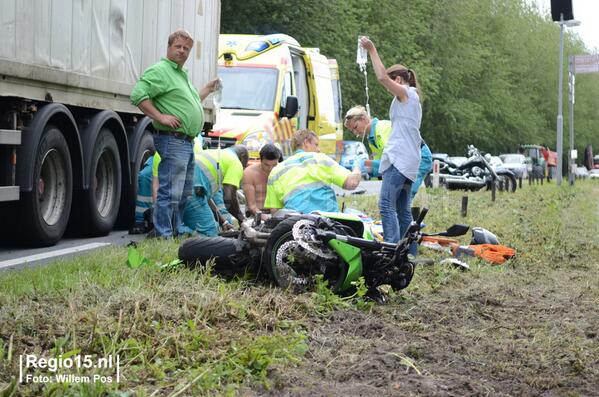 regio15's tweet photo. Een foto van @FotoBPR ivm het ongeval op de Nieuwe #Hoefweg / #N209 http://t.co/m9aDx6Wcxv