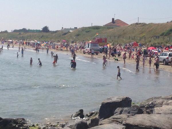 IrishMums's tweet photo. Where is everyone on this sunny day? #donabatebeach http://t.co/n2nHTmZylM