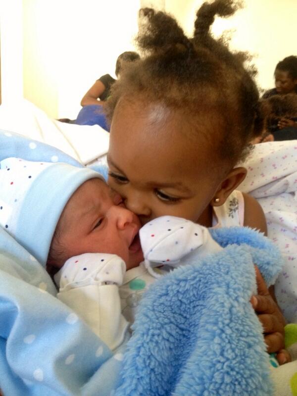 Alba meets Amma <a href="/mzaziwillytuva/">Mzazi Willy M. Tuva</a> <a href="/Abdulrazak21/">Razak 🇺🇬</a> @jijulesII <a href="/DAUDIWAKOTA/">SENETA DAUDI WA KOTA</a> @AKfourtysevenUG <a href="/garethonyango/">ONYANGO GARETH***</a> #Kiss#