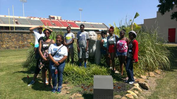 Tom Clark tweet media