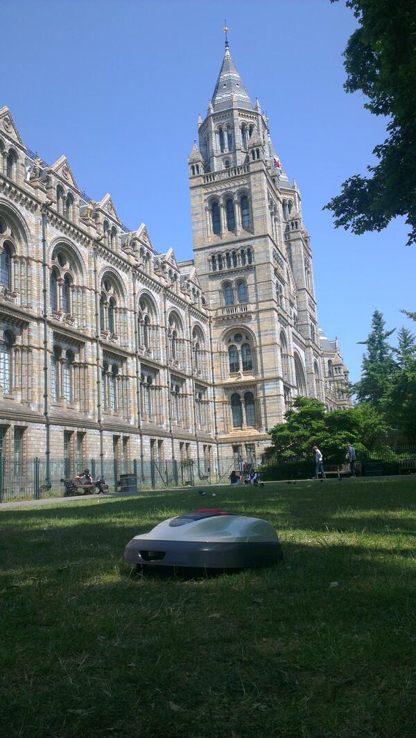 HondaMiimo's tweet photo. Learning a bit about the history of nature at the Natural History Museum on #myjourney in London http://t.co/Ojoz3jxtj6