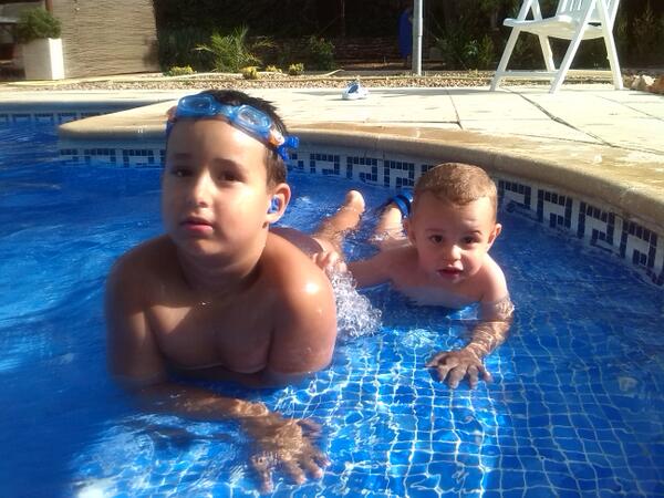 Elsagmp's tweet photo. Momentos de sonrisas que solo ellos nos saben sacar ;) http://t.co/vfMI5PK0zV
