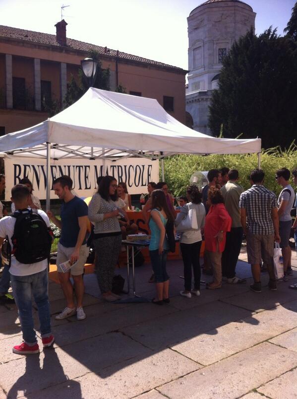 ASscienzeps's tweet photo. Benvenute matricole! Vi stiamo aspettando in LargoGemelli! #quipervoi http://t.co/WQxQb1I2Lx