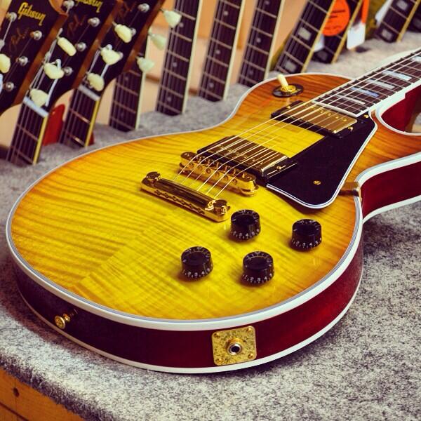 CustomGibson tweet picture