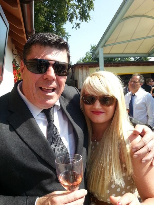 JadeCarson's tweet photo. Loving the shades #cooldude @mickquinn1089 http://t.co/8oQmd8XUMP
