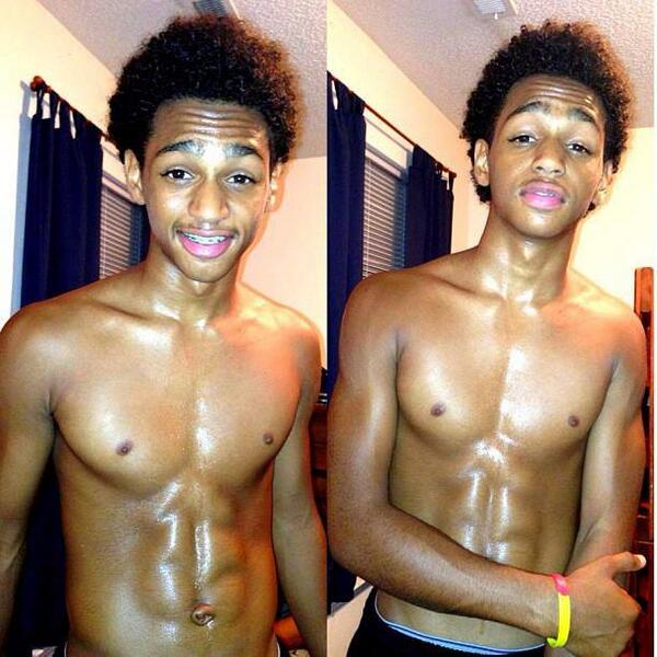 ThomasNelle1535's tweet photo. "@iCudGivATityFuk: "@ChiefTristen: ^___^ #AbsForTity @iCudGivATityFuk : http://t.co/nlVwBjea7r""
You have cute lil nipples lol"